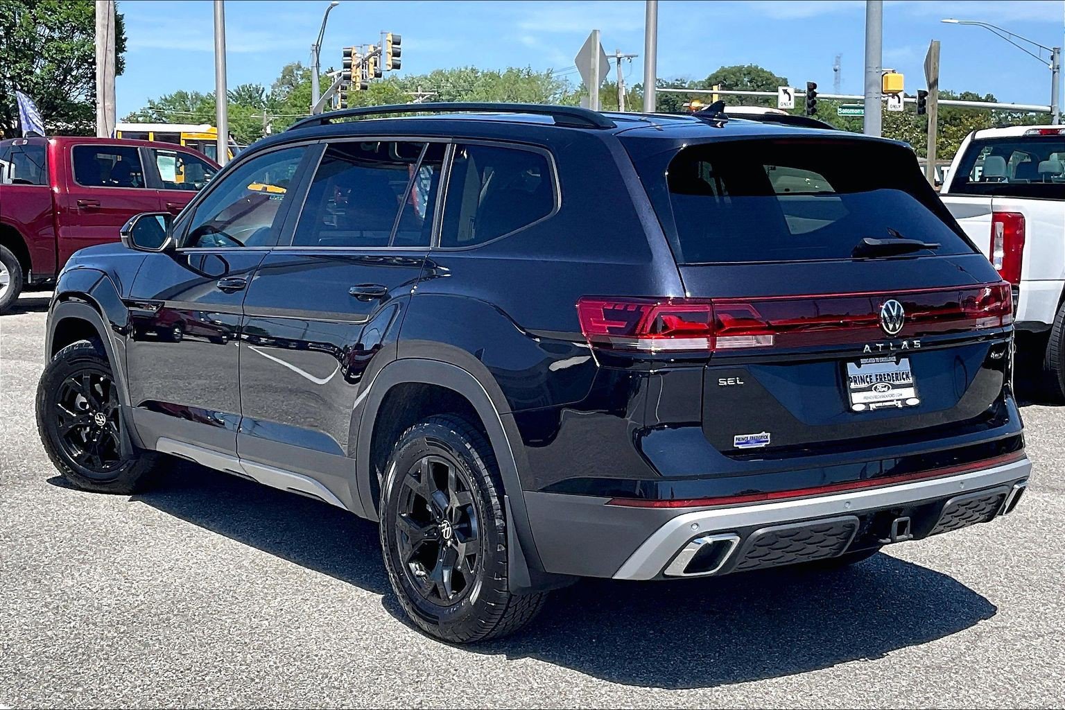 Used 2024 Volkswagen Atlas Peak Edition SEL AWD/4WD image 11