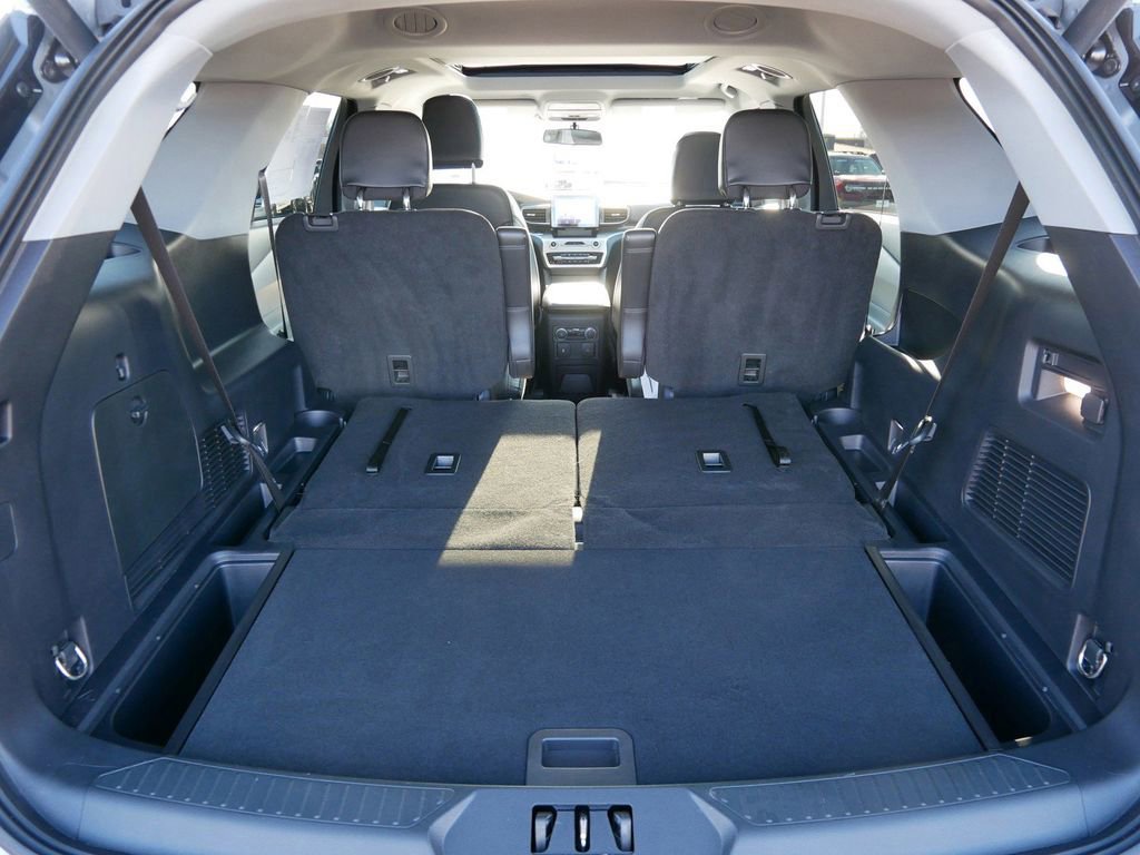 Certified 2022 Ford Explorer XLT w/ Equipment Group 202A image 21