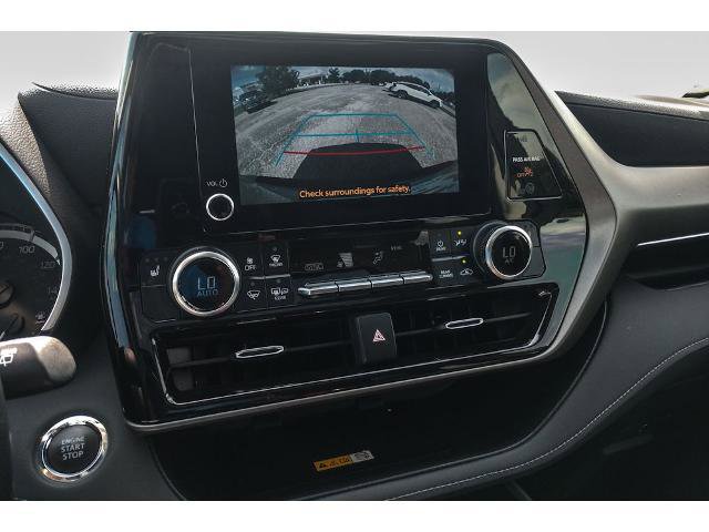 Used 2023 Toyota Highlander XLE FWD image 20