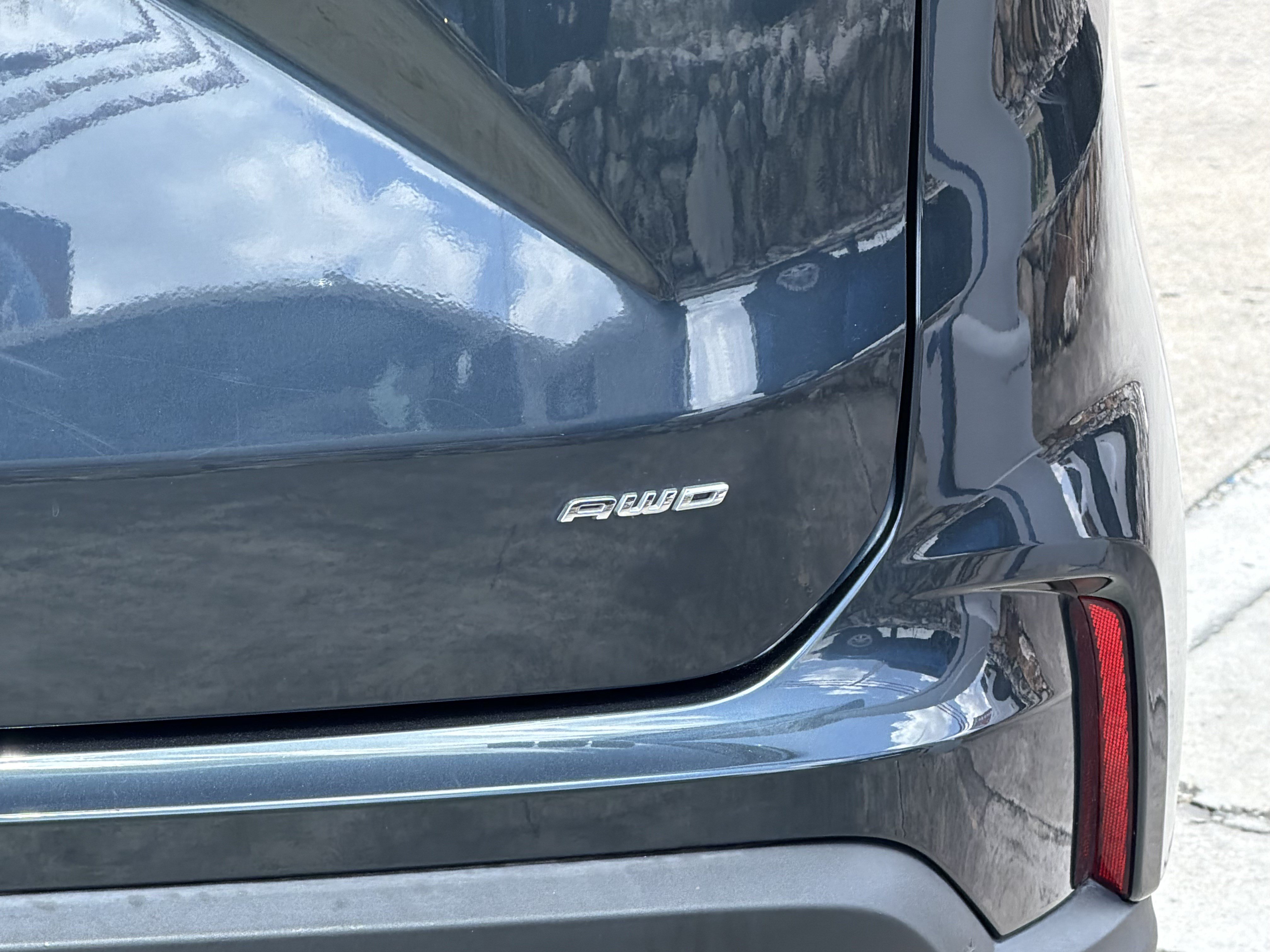 Certified 2024 Ford Edge Titanium AWD/4WD image 7