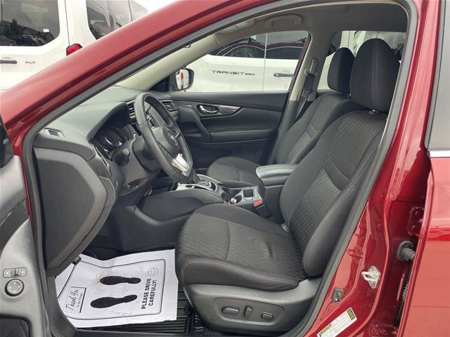 Used 2020 Nissan Rogue SV AWD/4WD image 17