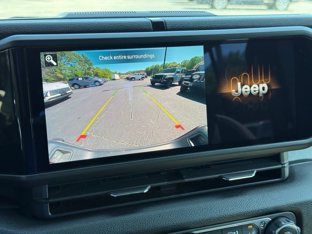 Used 2024 Jeep Gladiator Sport AWD/4WD image 25