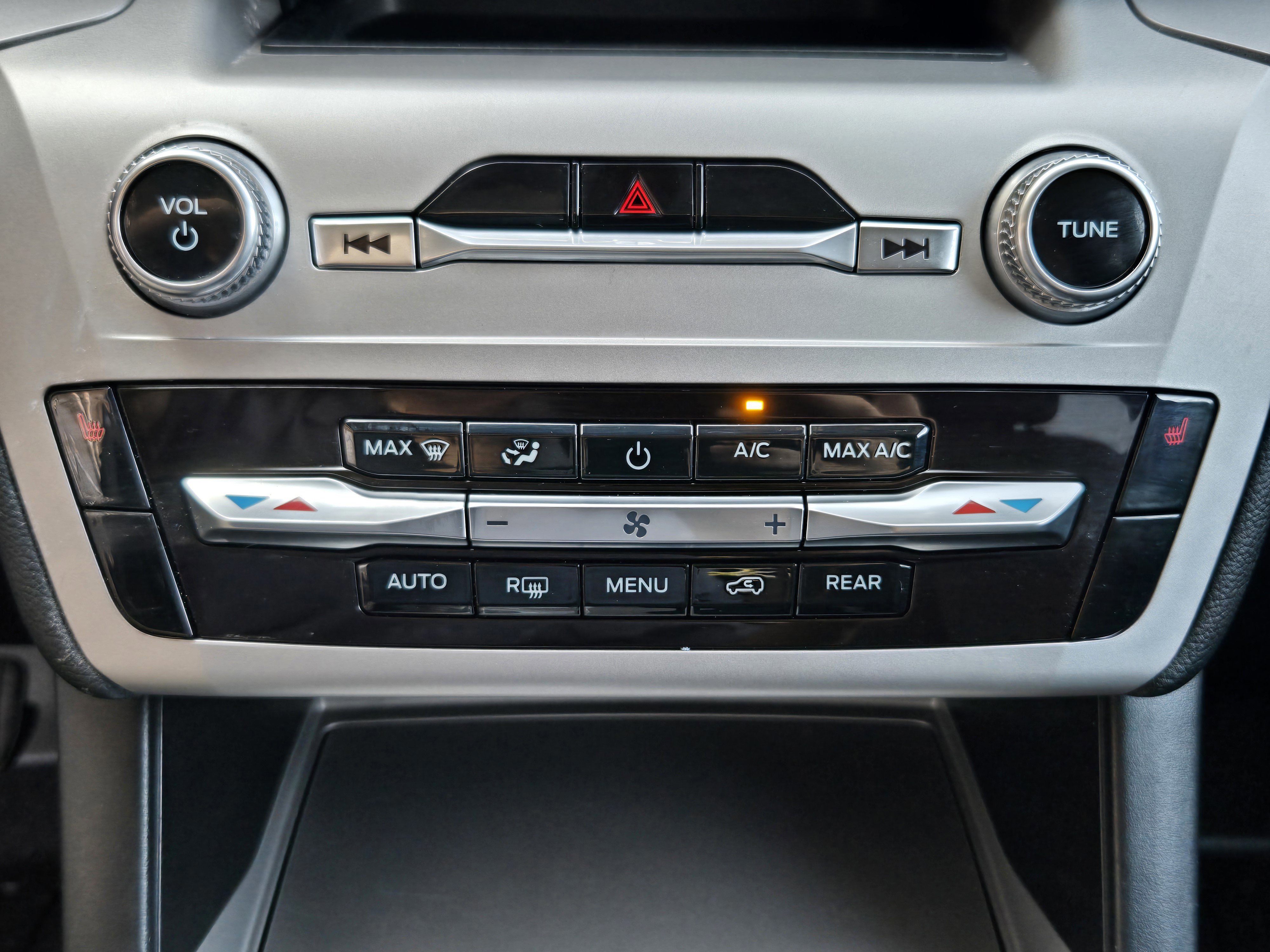 Certified 2023 Ford Explorer XLT image 14