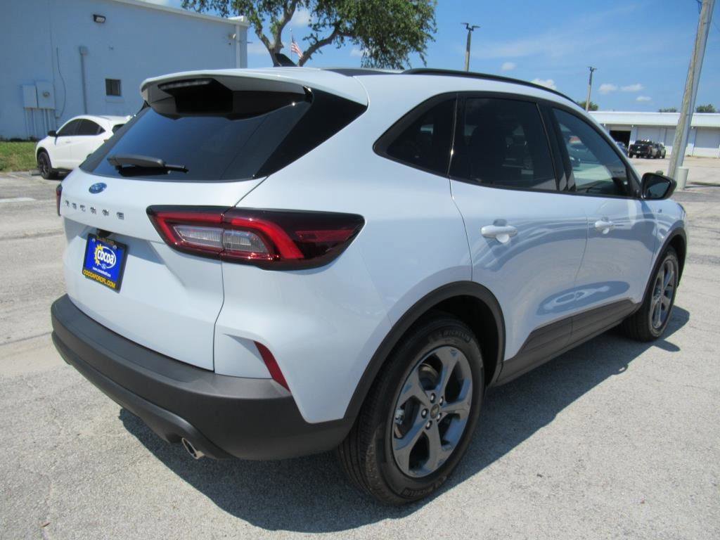 Certified 2025 Ford Escape ST-Line image 4