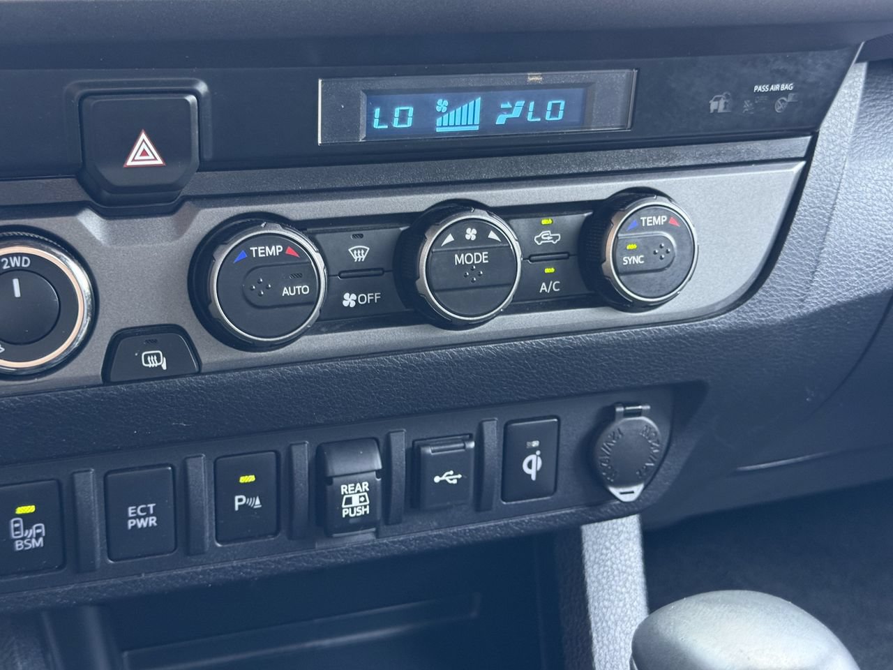 Used 2023 Toyota Tacoma TRD Sport w/ Technology Package AWD/4WD image 20