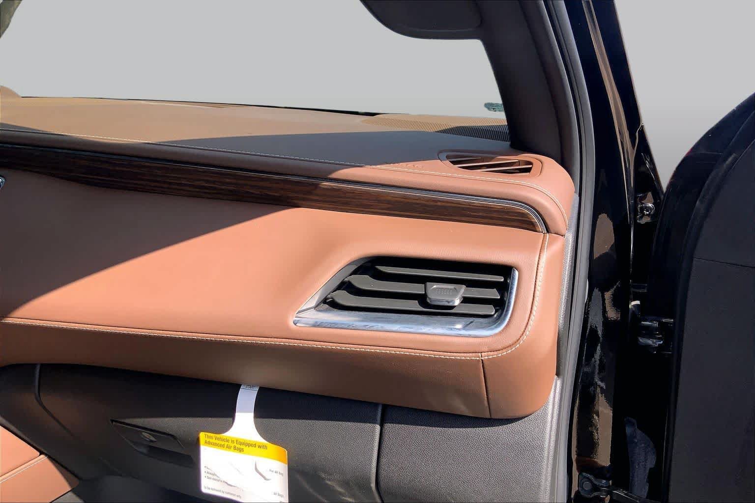 Used 2023 Chevrolet Tahoe High Country w/ Premium Package 2 AWD/4WD image 19