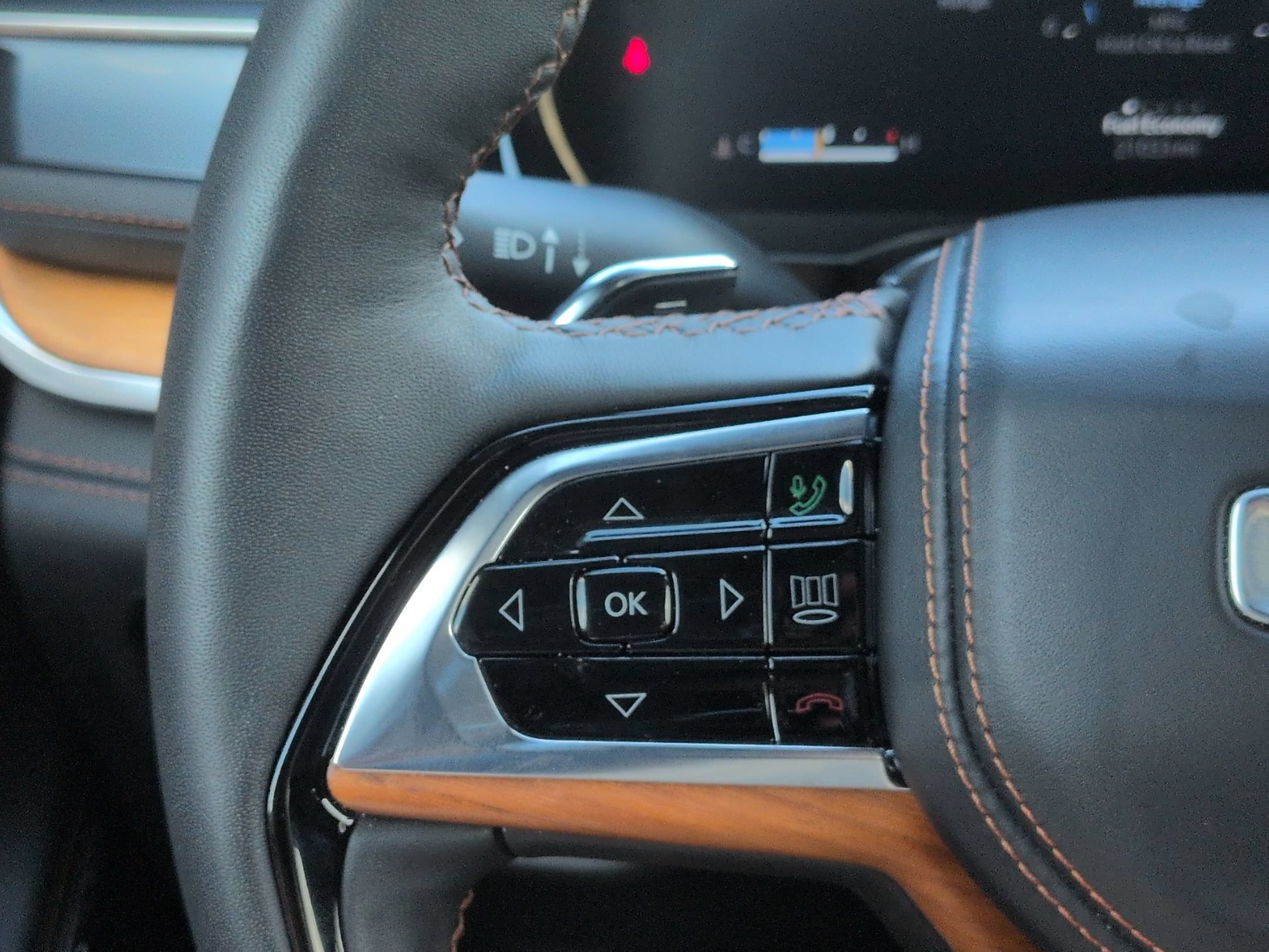 Used 2024 Jeep Grand Cherokee Summit AWD/4WD image 18