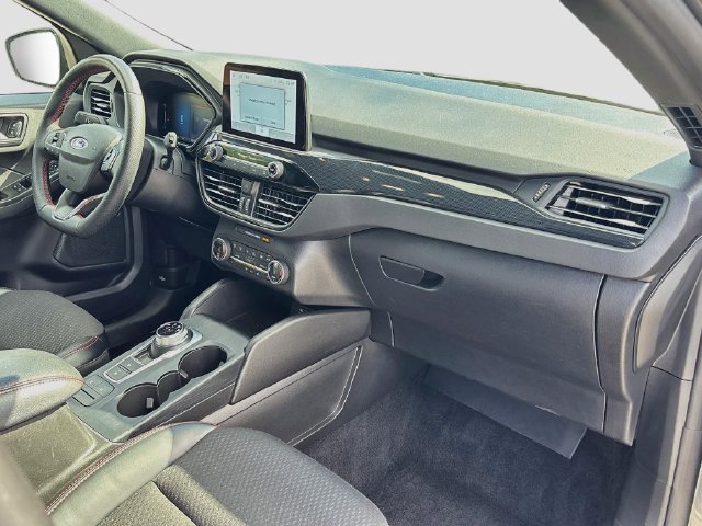 Certified 2025 Ford Escape ST-Line Select AWD/4WD image 28