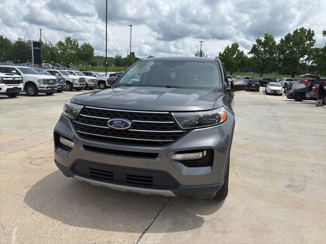 Certified 2021 Ford Explorer XLT w/ Equipment Group 202A AWD/4WD image 3