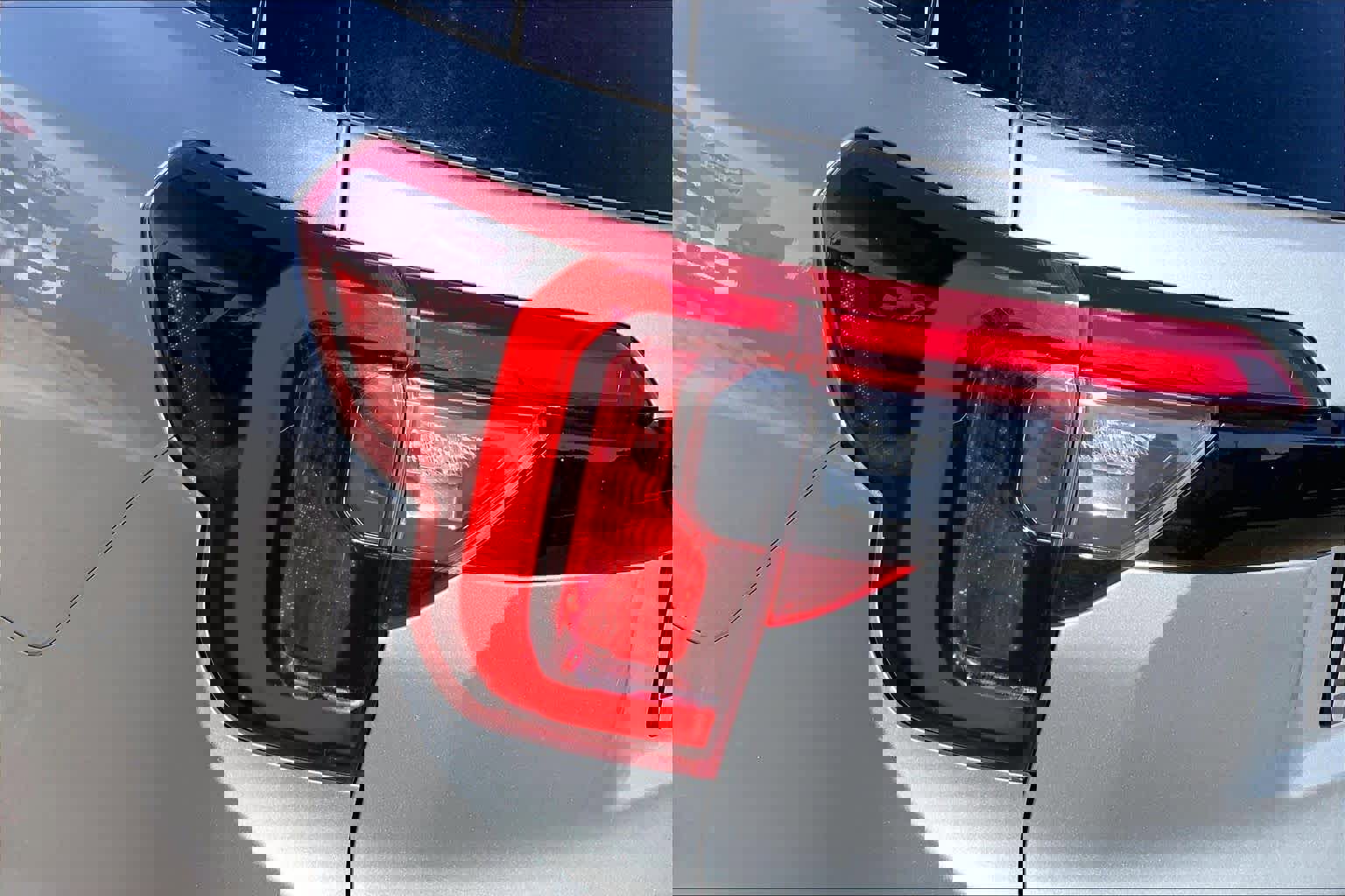 Used 2023 GMC Acadia SLE w/ Elevation Edition image 28