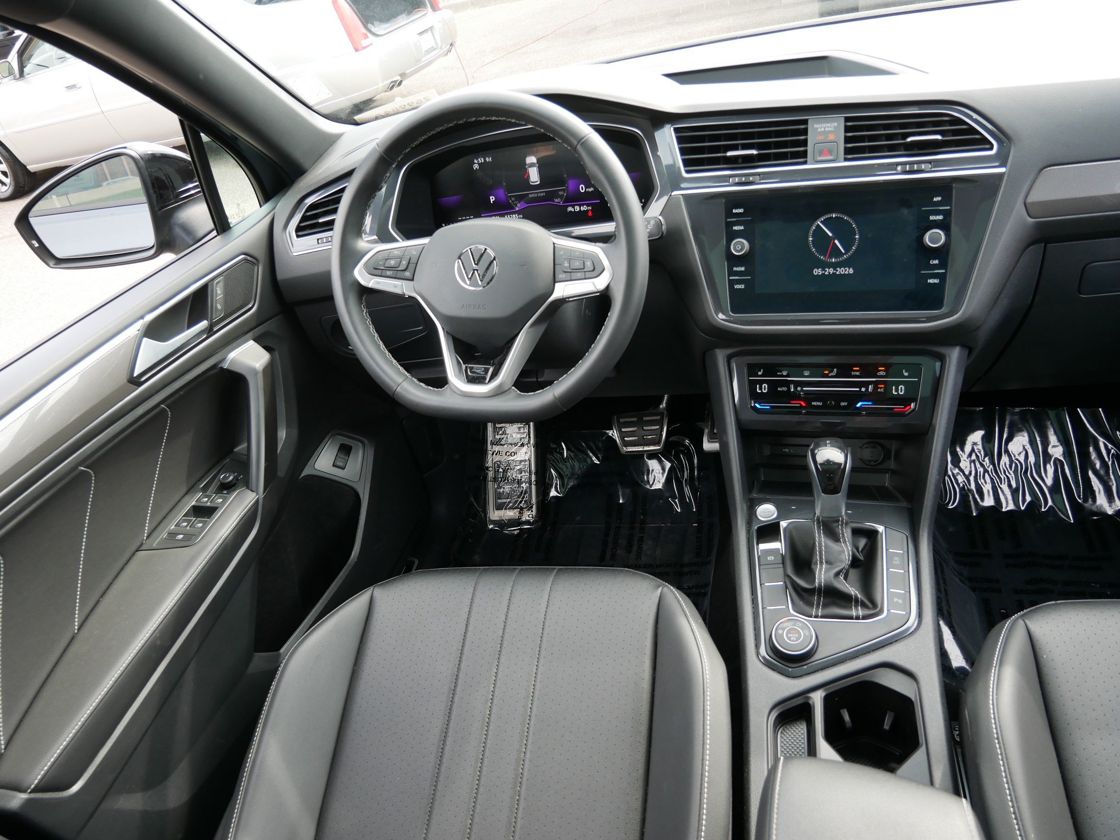 Used 2023 Volkswagen Tiguan SE R-Line AWD/4WD image 9