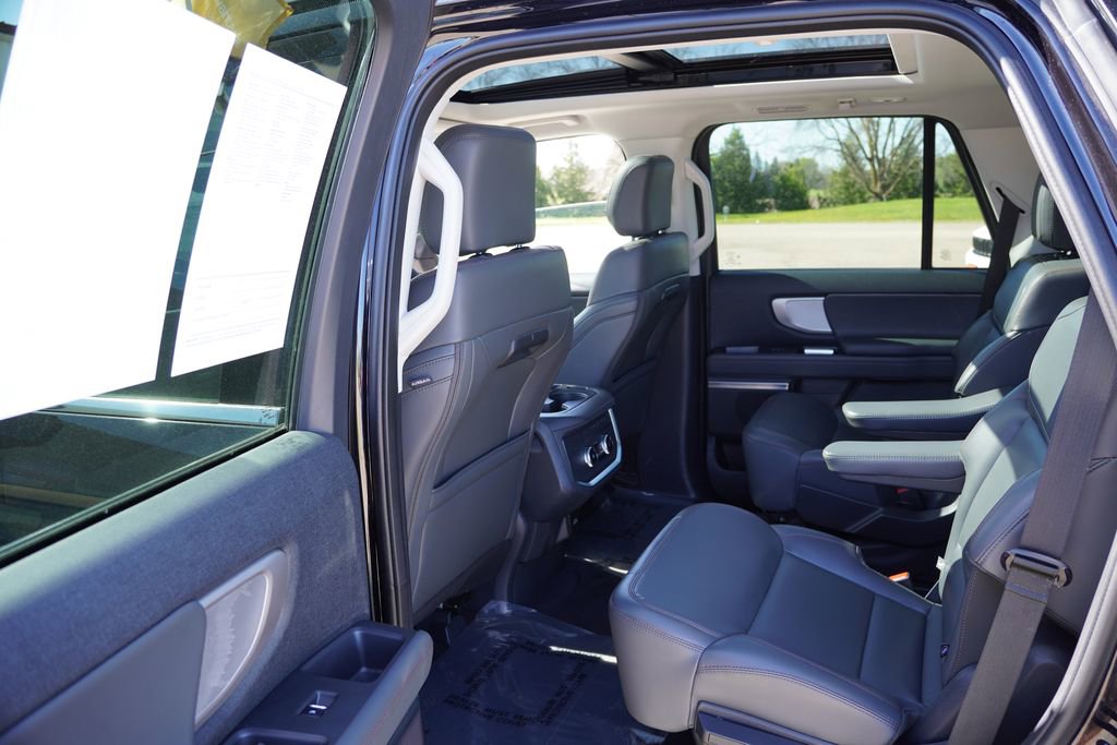 Certified 2025 Ford Expedition Active AWD/4WD image 17