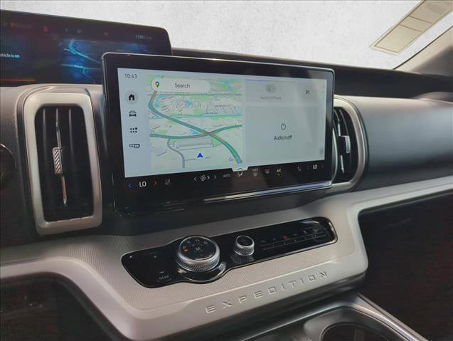 Certified 2025 Ford Expedition Active image 12