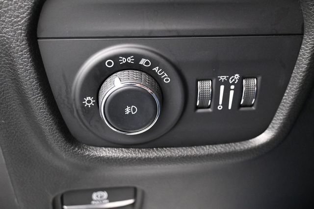 Used 2023 Jeep Grand Cherokee L Limited AWD/4WD image 27