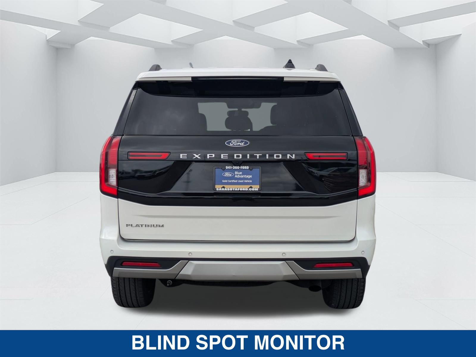 Certified 2025 Ford Expedition Platinum w/ Driver's Package AWD/4WD image 5