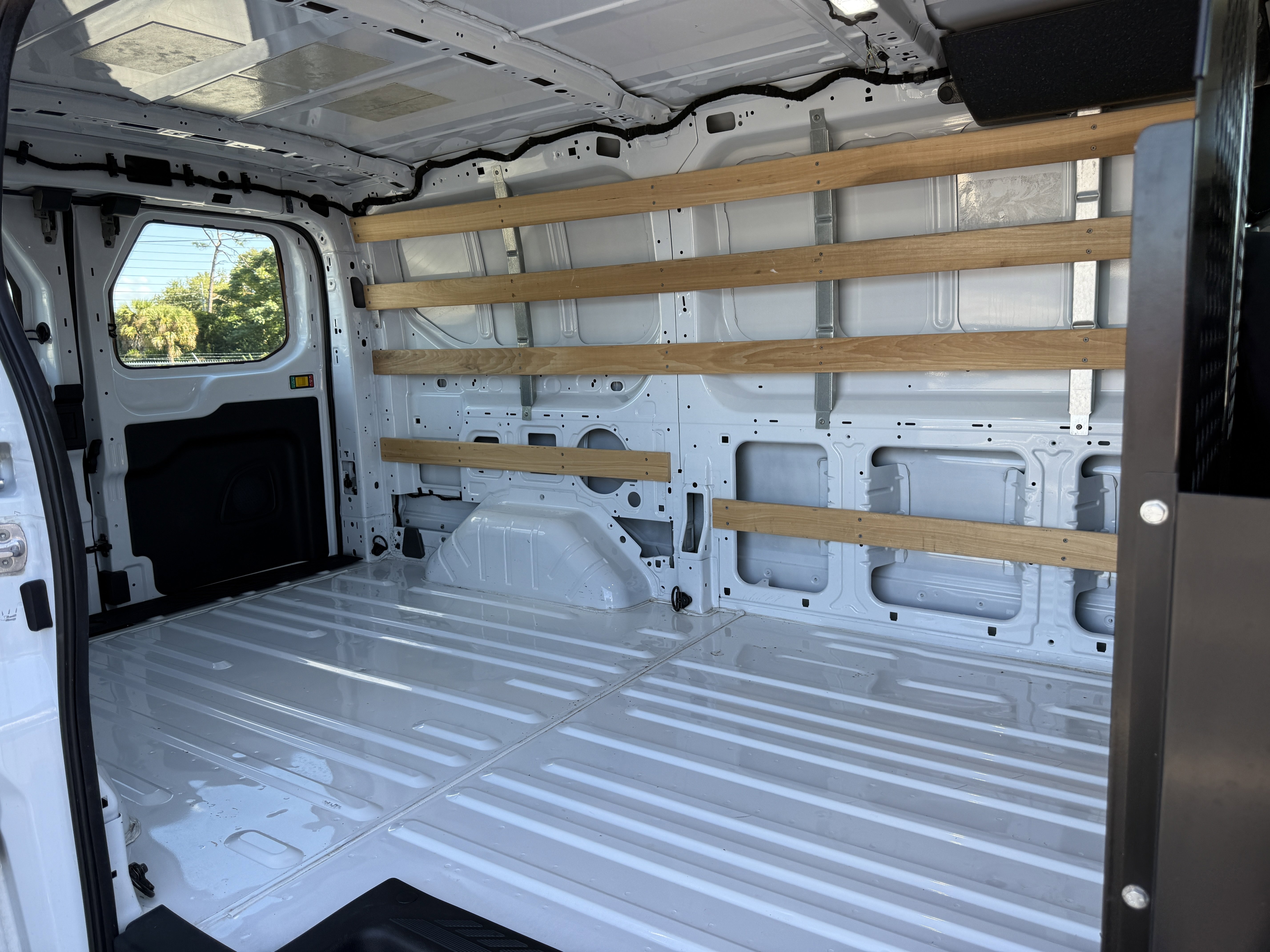 Certified 2024 Ford Transit 250 w/ Exterior Upgrade Package image 15