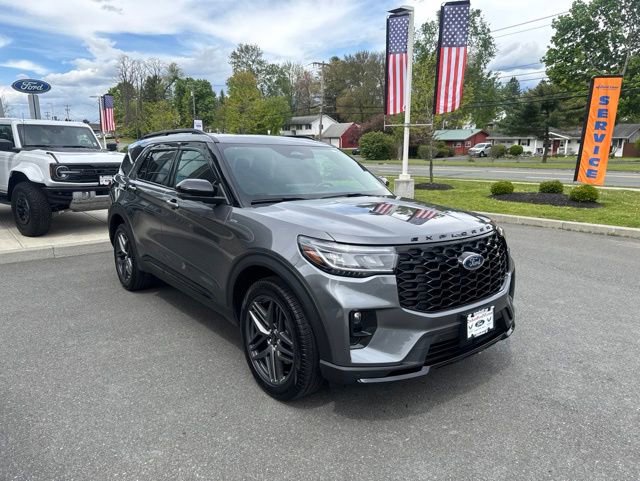 Certified 2025 Ford Explorer ST-Line w/ Premium Package AWD/4WD image 4