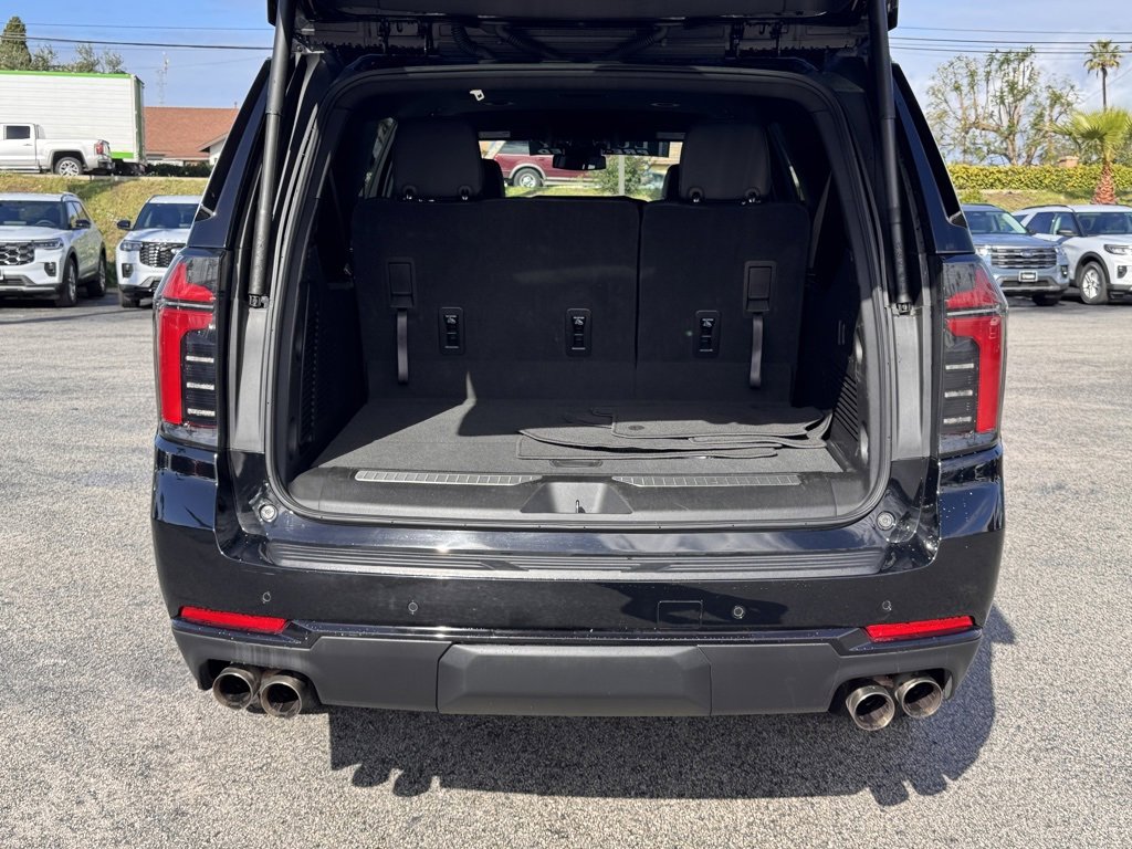 Used 2025 Chevrolet Suburban RST image 13
