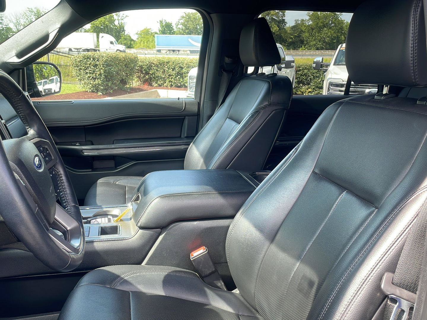 Certified 2021 Ford Expedition XLT RWD image 3