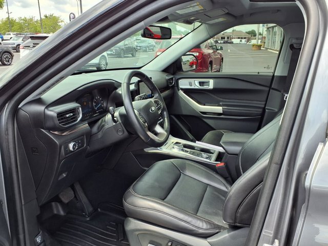 Certified 2021 Ford Explorer Limited w/ Equipment Group 301A AWD/4WD image 22
