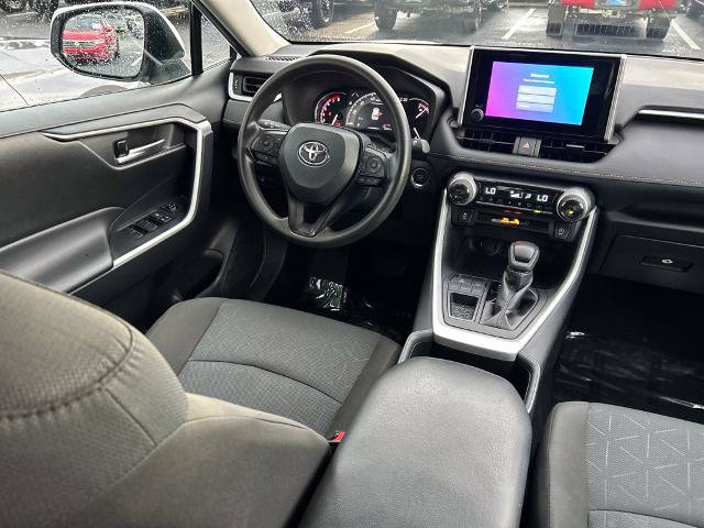 Used 2025 Toyota RAV4 XLE FWD image 10