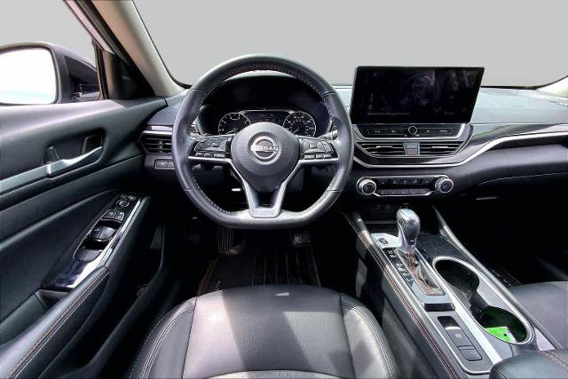 Used 2024 Nissan Altima 2.5 SR w/ SR Premium Package AWD/4WD image 6