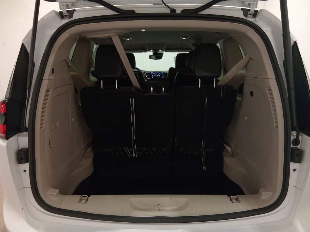 Used 2024 Chrysler Pacifica Select image 9