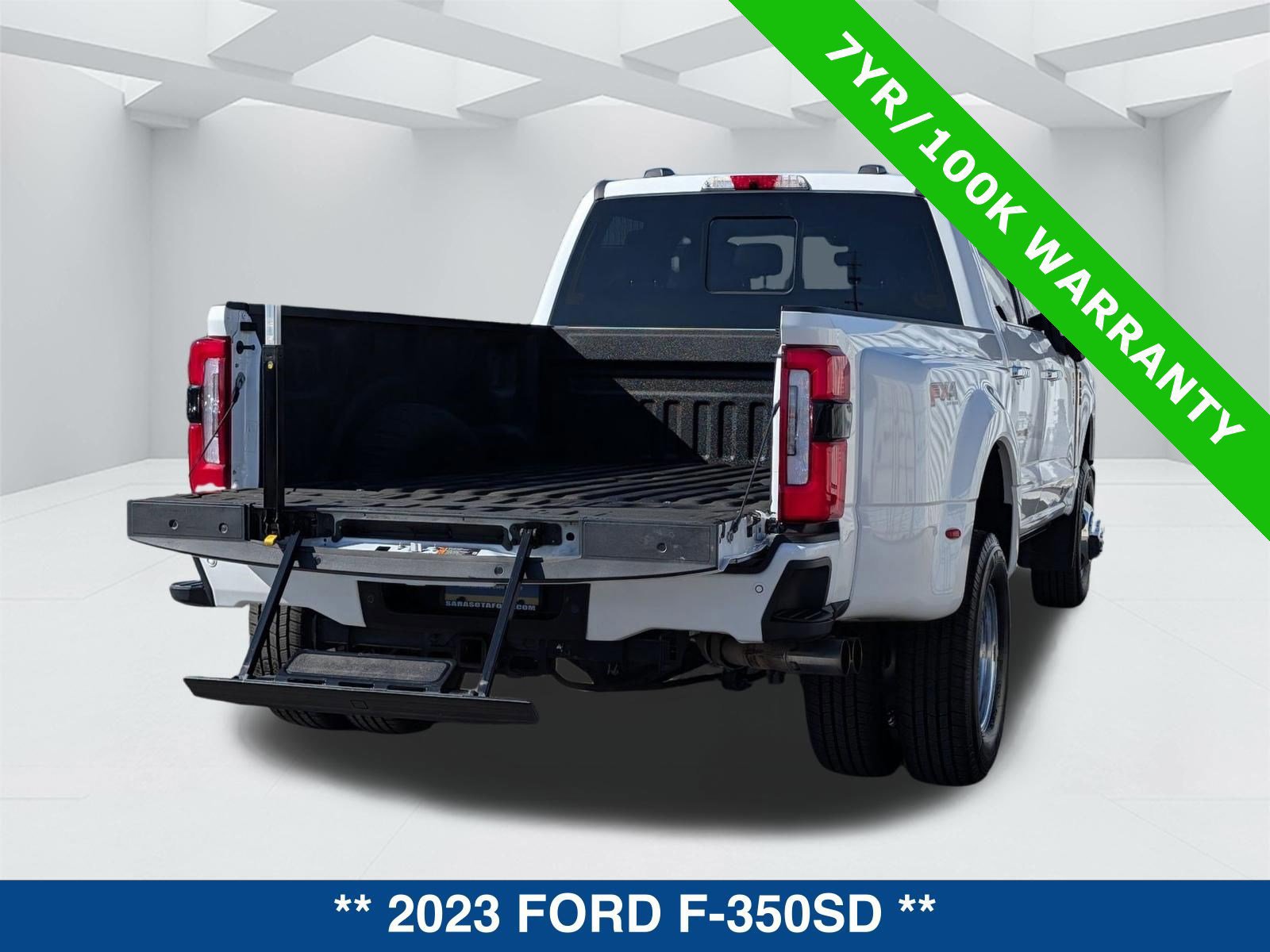 Certified 2023 Ford F350 Platinum w/ FX4 Off-Road Package image 5
