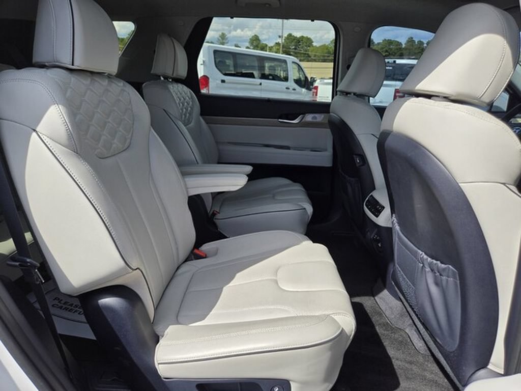 Used 2022 Hyundai Palisade Limited FWD image 19