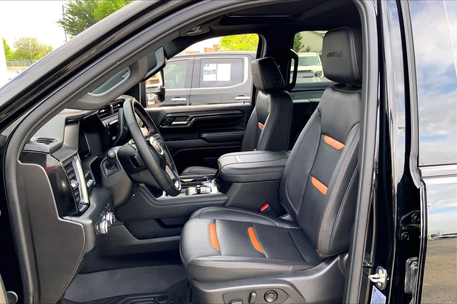 Used 2024 GMC Sierra 2500 AT4 w/ AT4 Premium Plus Package AWD/4WD image 8