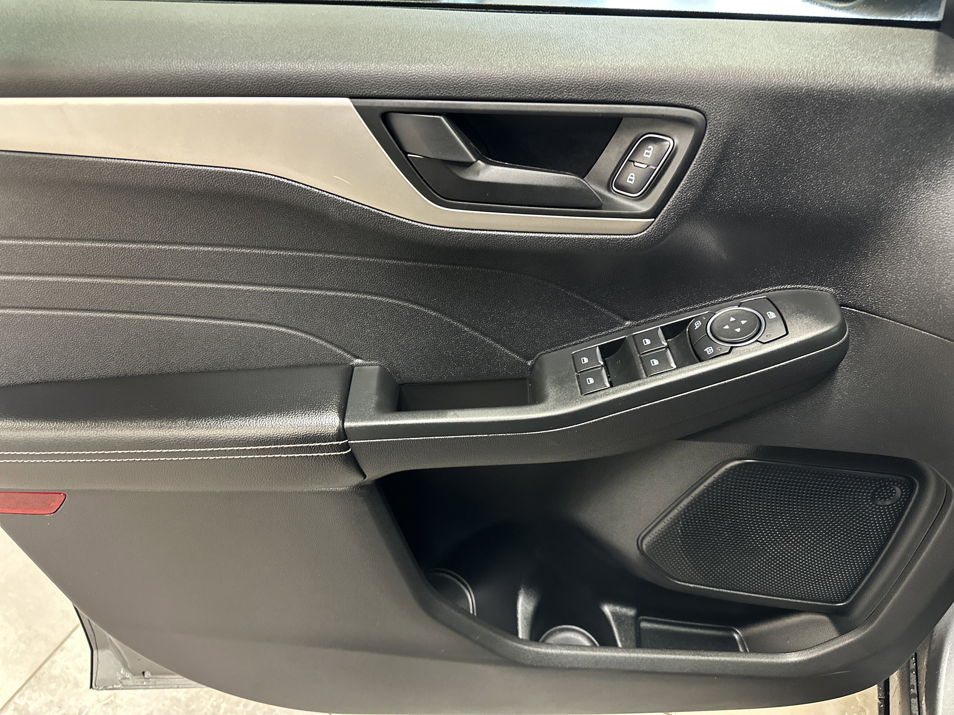 Certified 2022 Ford Escape S image 19