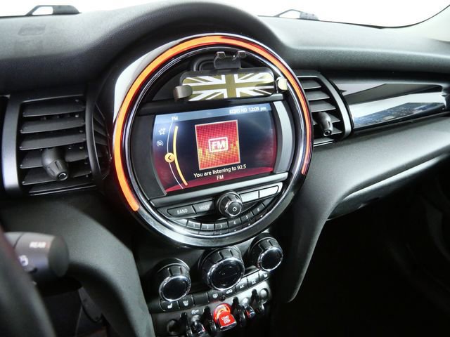 Used 2019 MINI Cooper 4-Door Hardtop image 18
