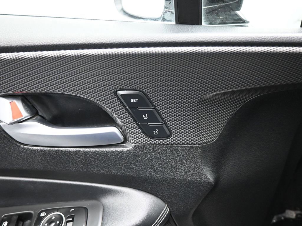 Used 2019 Hyundai Santa Fe Ultimate w/ Cargo Package image 39