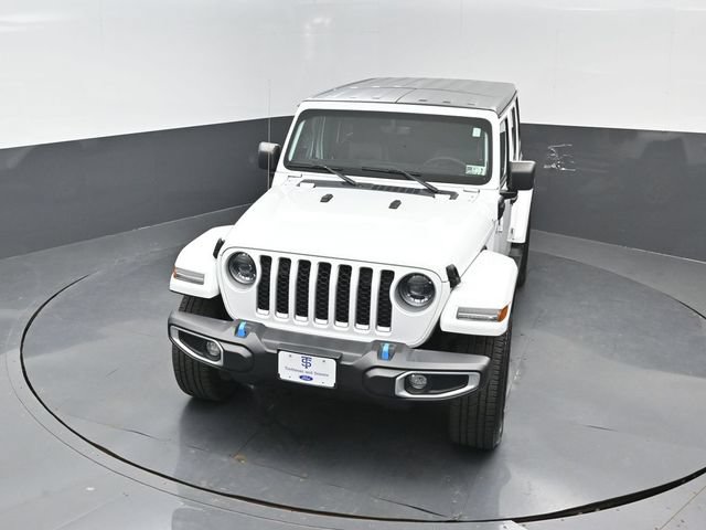 Used 2023 Jeep Wrangler Unlimited Sahara w/ Cold Weather Group AWD/4WD image 18