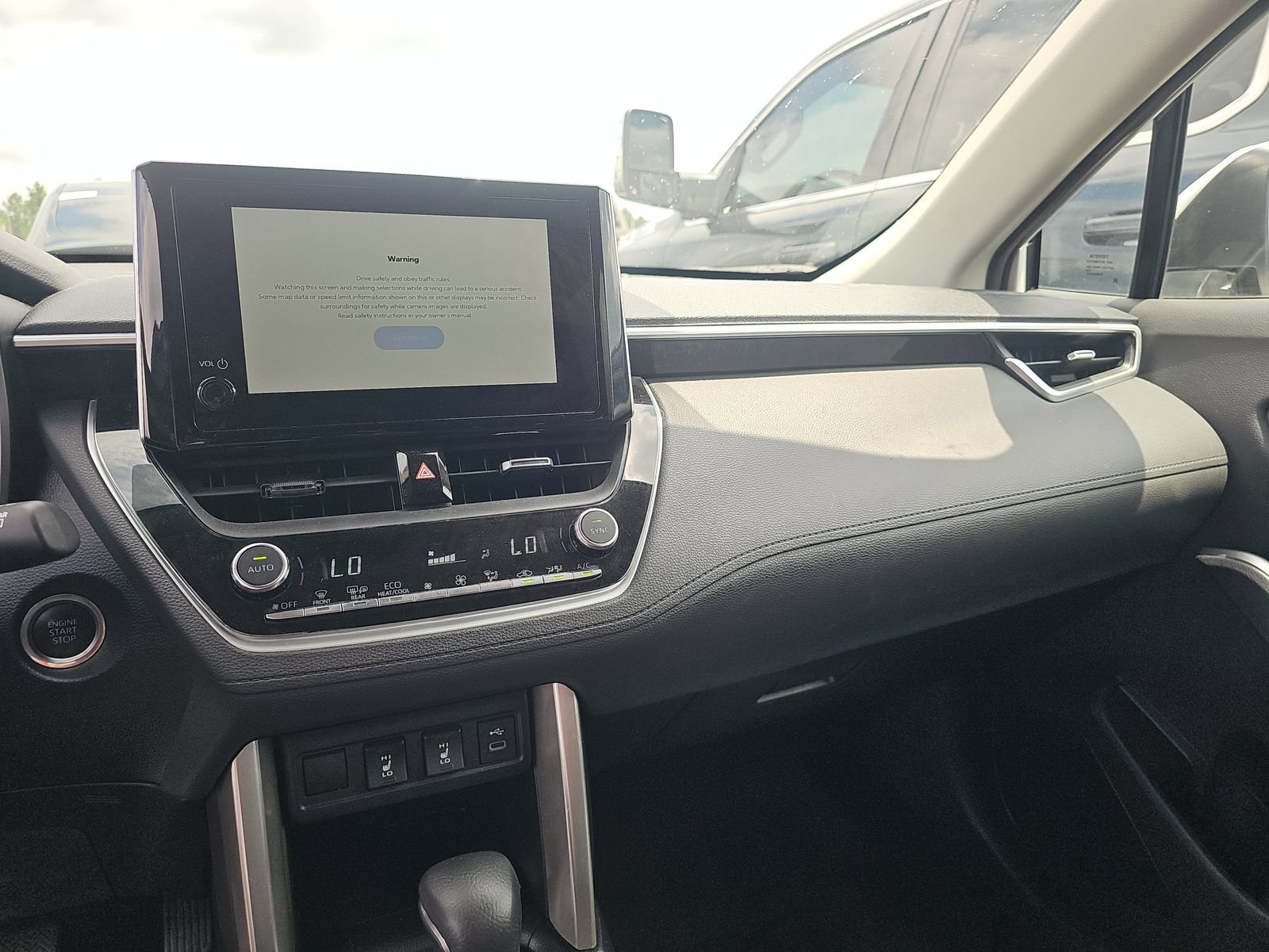 Used 2023 Toyota Corolla Cross XLE FWD image 35
