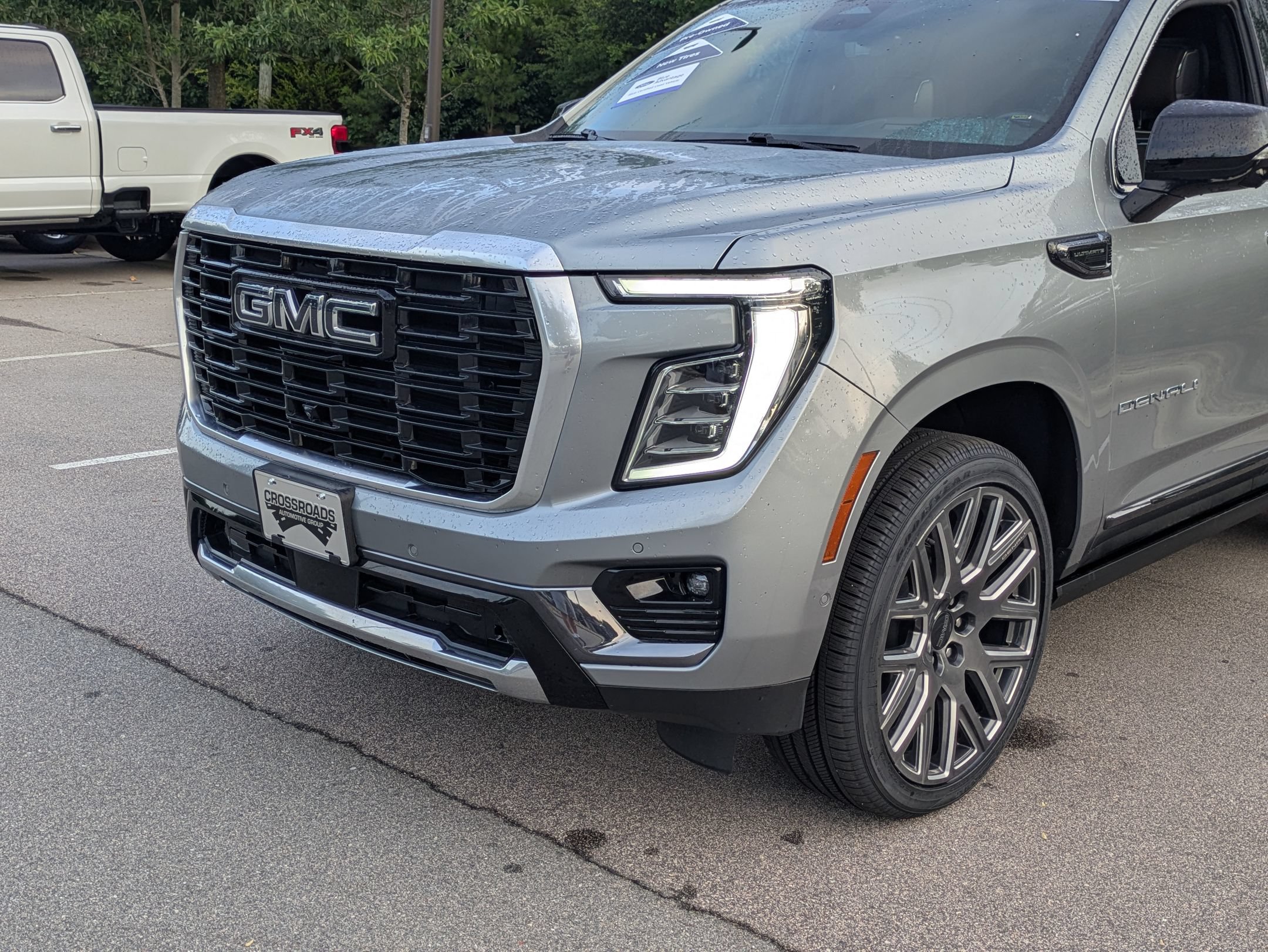 Used 2025 GMC Yukon Denali Ultimate AWD/4WD image 10