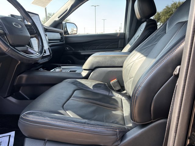 Certified 2022 Ford Expedition Platinum image 8