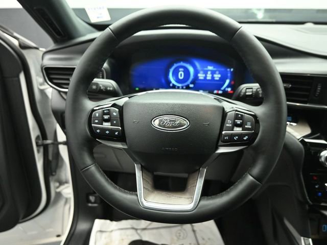 Certified 2023 Ford Explorer Platinum w/ Technology Package image 30
