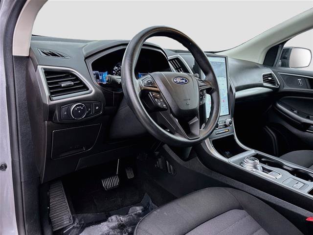Certified 2022 Ford Edge SE w/ Black Appearance Package AWD/4WD image 10