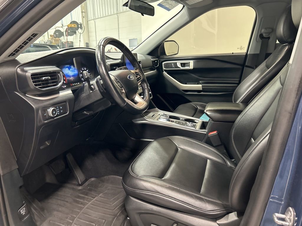 Certified 2020 Ford Explorer XLT w/ Equipment Group 202A AWD/4WD image 11