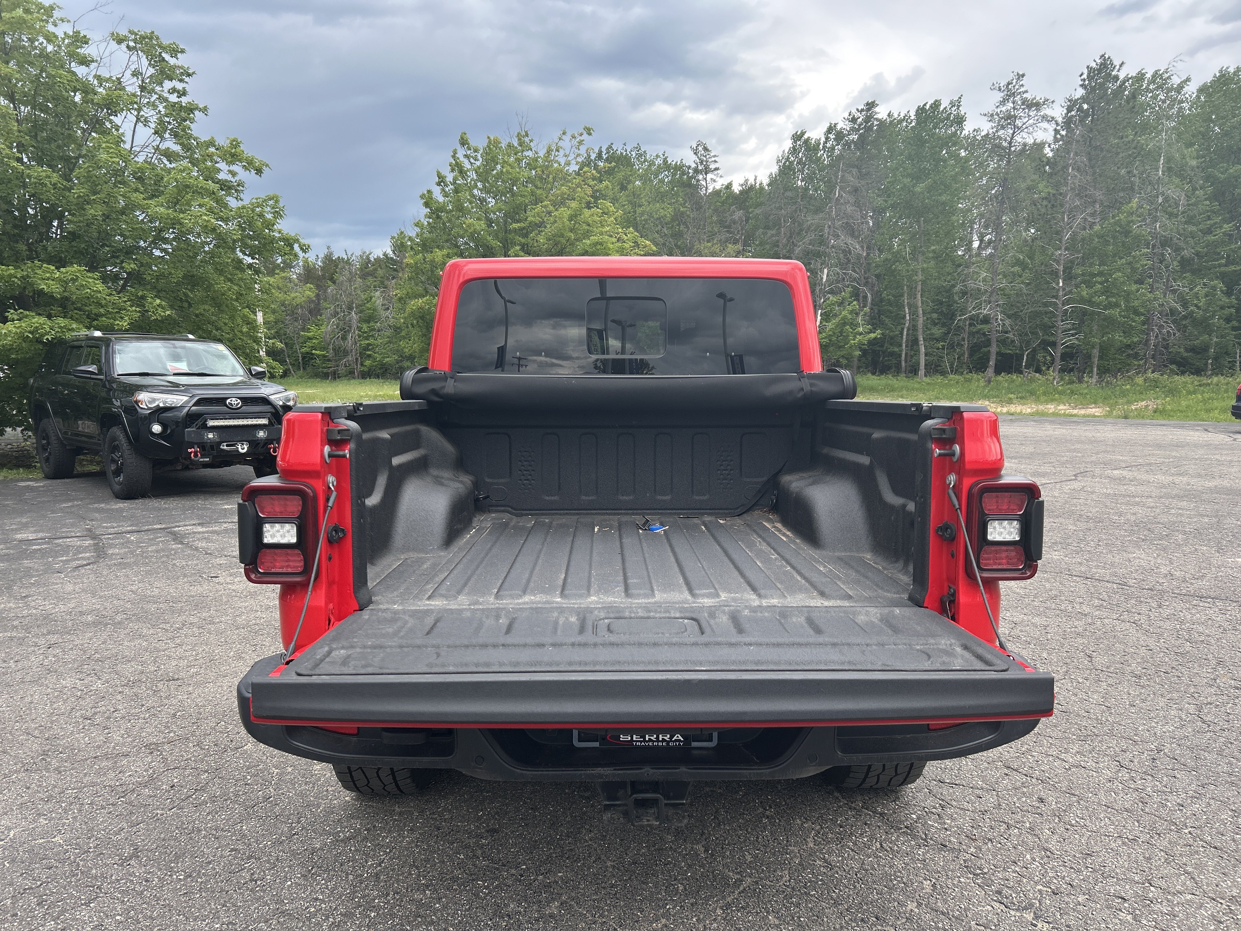 Used 2020 Jeep Gladiator Overland AWD/4WD image 12