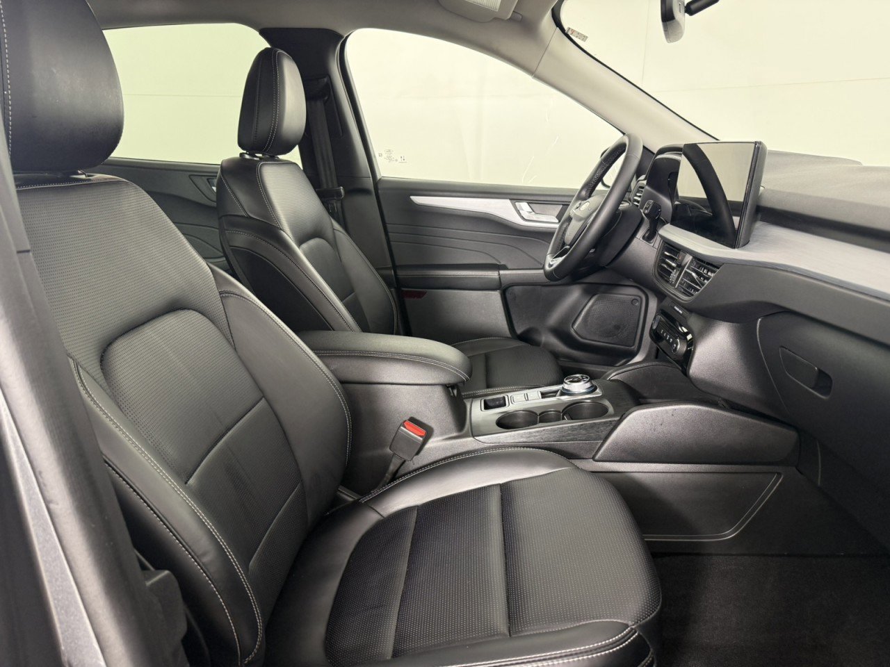Certified 2025 Ford Escape Platinum AWD/4WD image 10