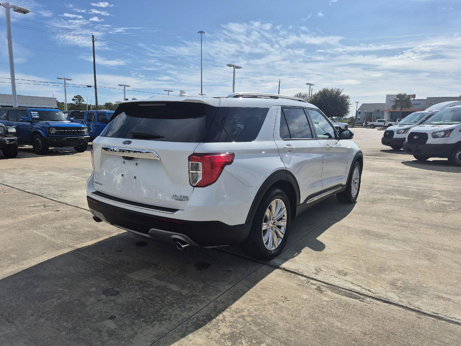 Certified 2023 Ford Explorer Limited w/ Limited Technology Package RWD image 16