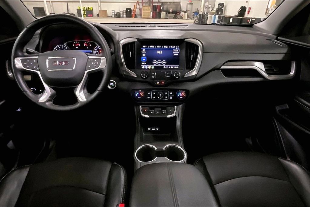 Used 2024 GMC Terrain SLT image 14
