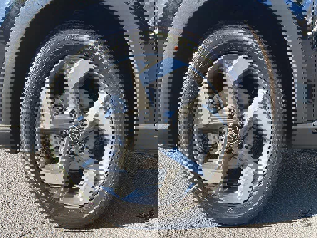 Used 2023 Hyundai Venue SEL image 9