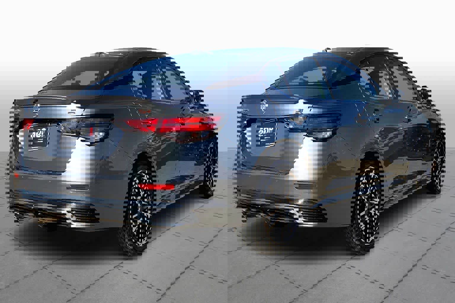 Used 2025 Nissan Sentra SR image 3