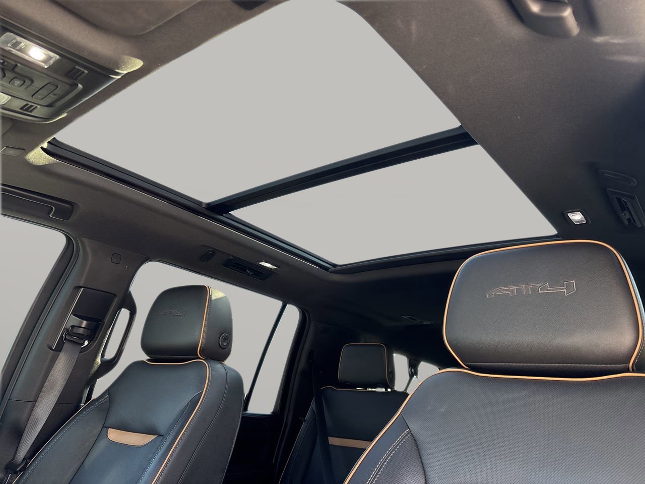 Used 2021 GMC Yukon XL AT4 w/ Technology Package image 27