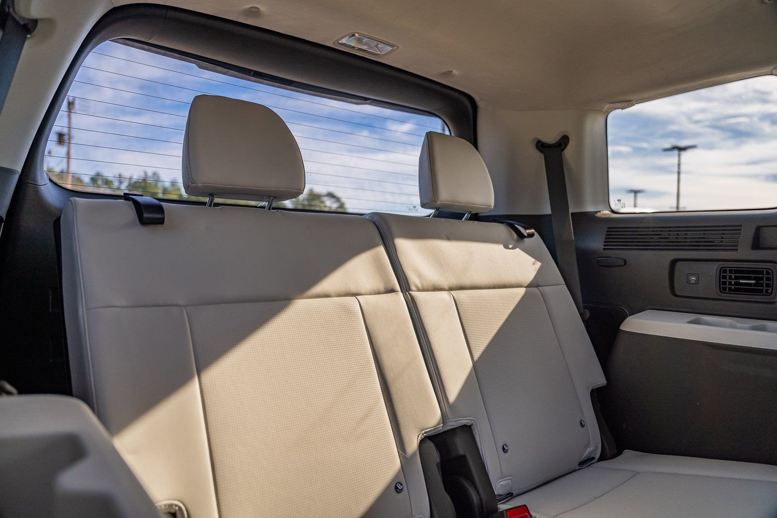 Used 2025 Hyundai Santa Fe Calligraphy w/ Tow & Go Package image 25