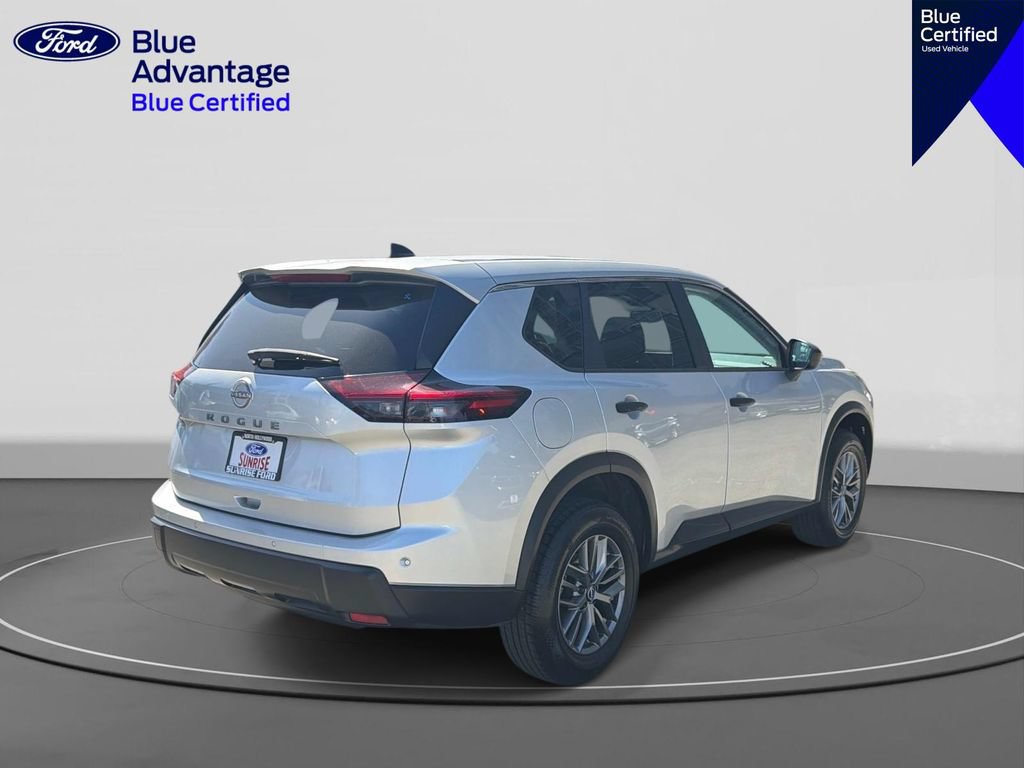 Used 2024 Nissan Rogue S FWD image 5