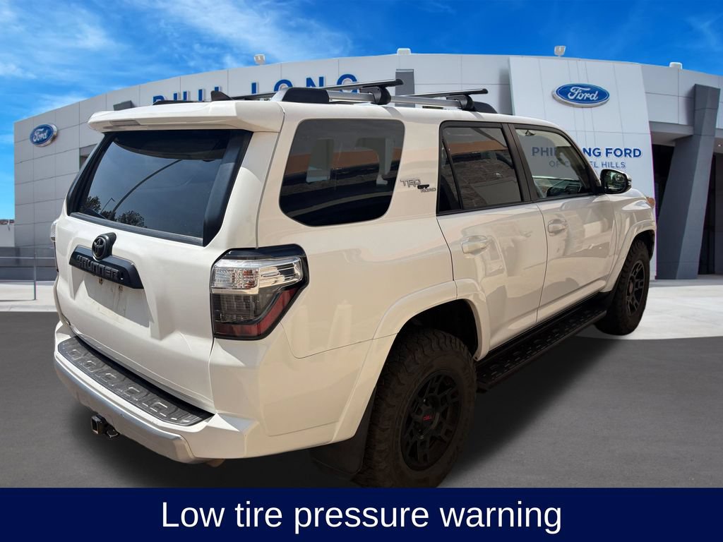 Used 2018 Toyota 4Runner SR5 AWD/4WD image 5
